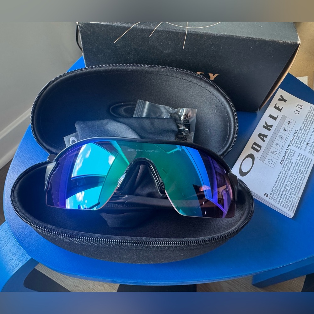 Oakley radarlock sunglasses